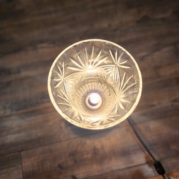 Vintage Side Table Cut glass beautiful classic look tested and works Lamp T - Picture 2 of 10